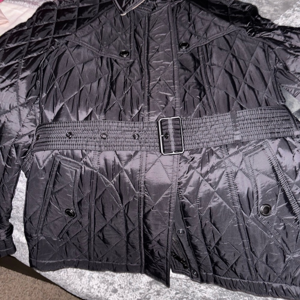 Burberry Black Jacket with Iconic Check Lining - Picture 3 of 6